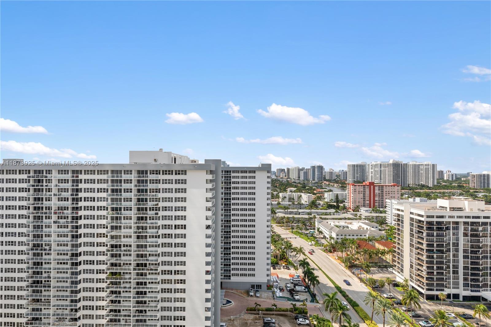 See details 22L 1 / 2 870 sq. ft. $ 2025-09-07 0 Photo