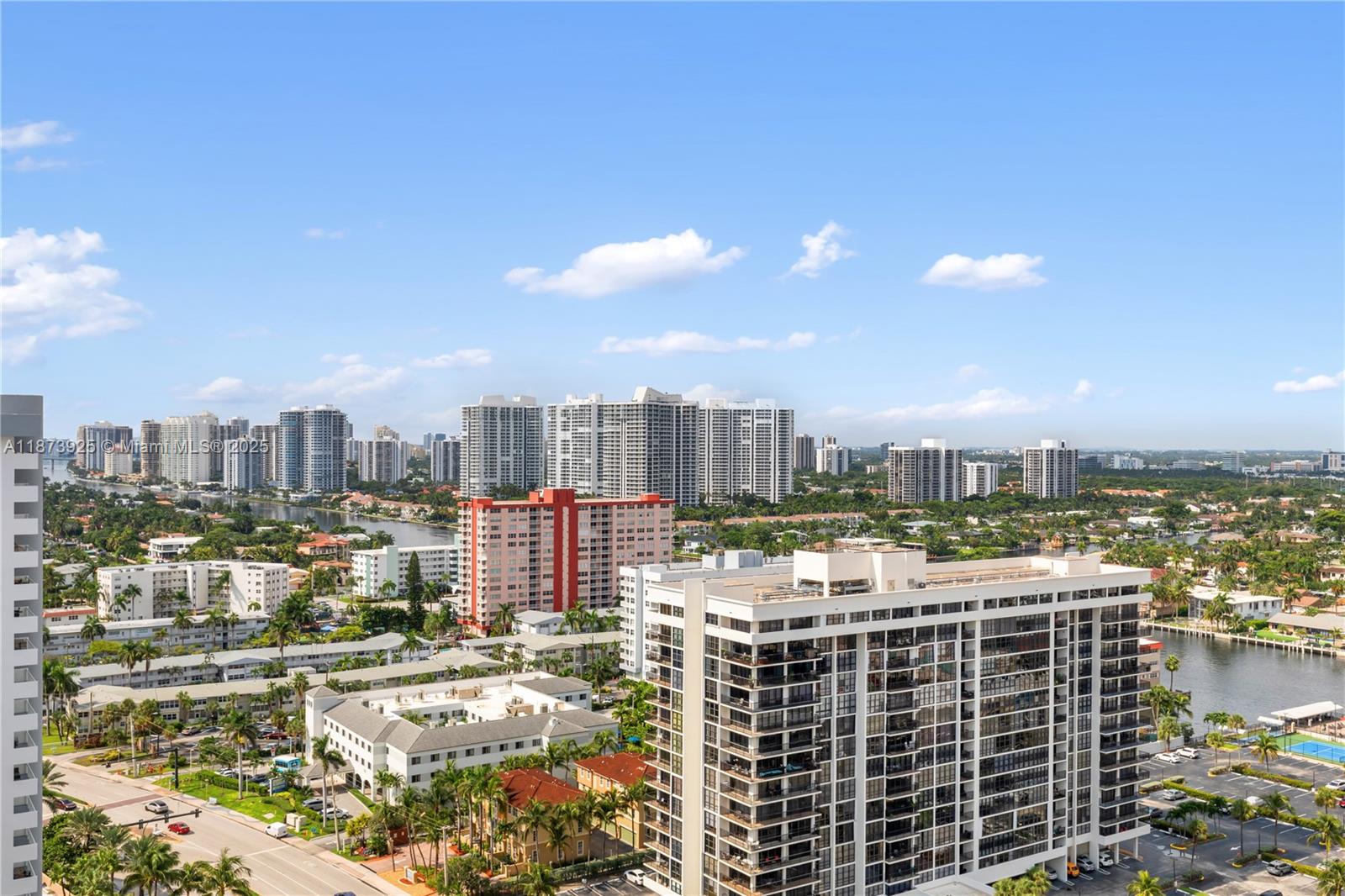 See details 22L 1 / 2 870 sq. ft. $ 2025-09-07 0 Photo
