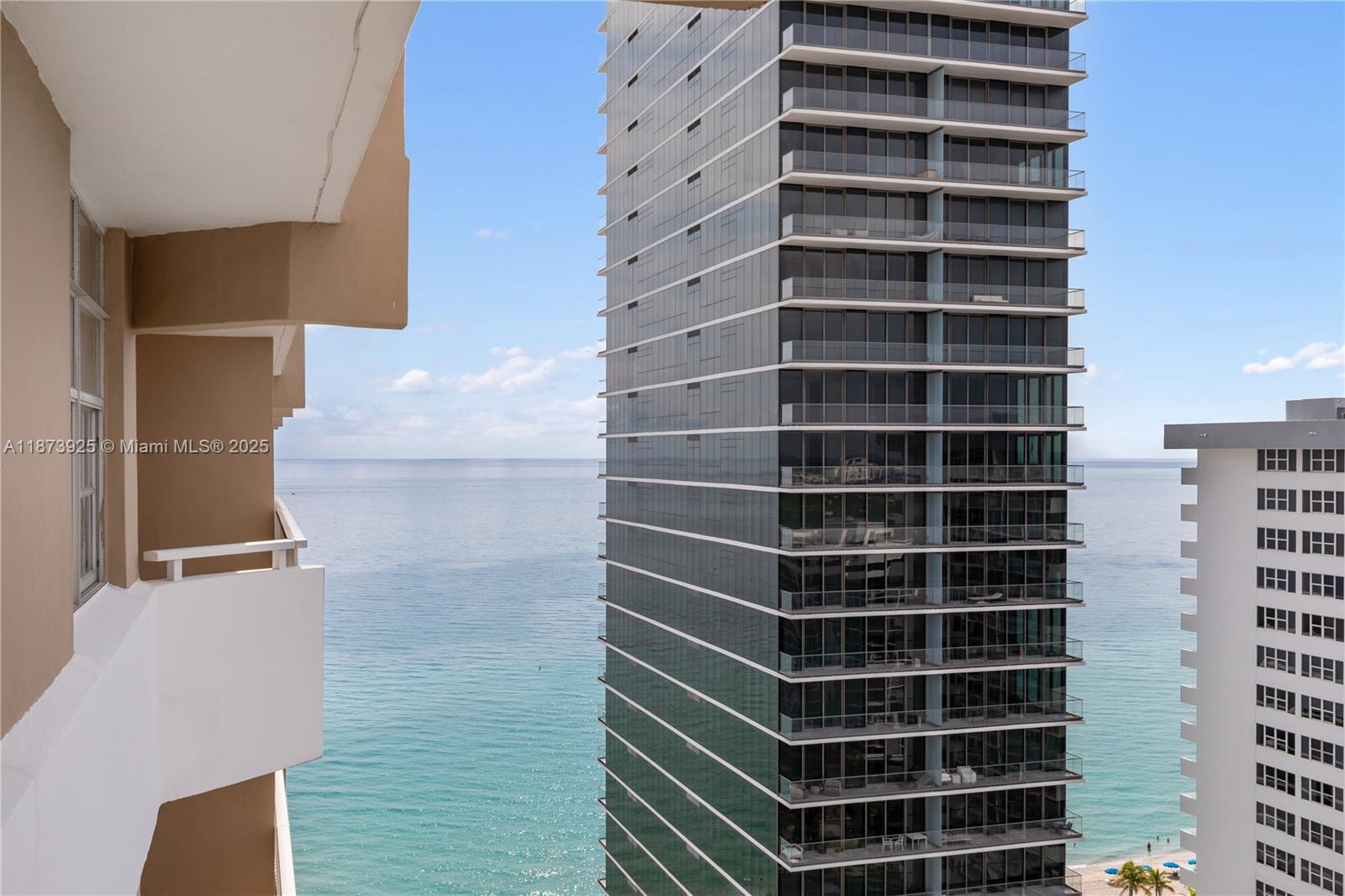 See details 22L 1 / 2 870 sq. ft. $ 2025-09-07 0 Photo