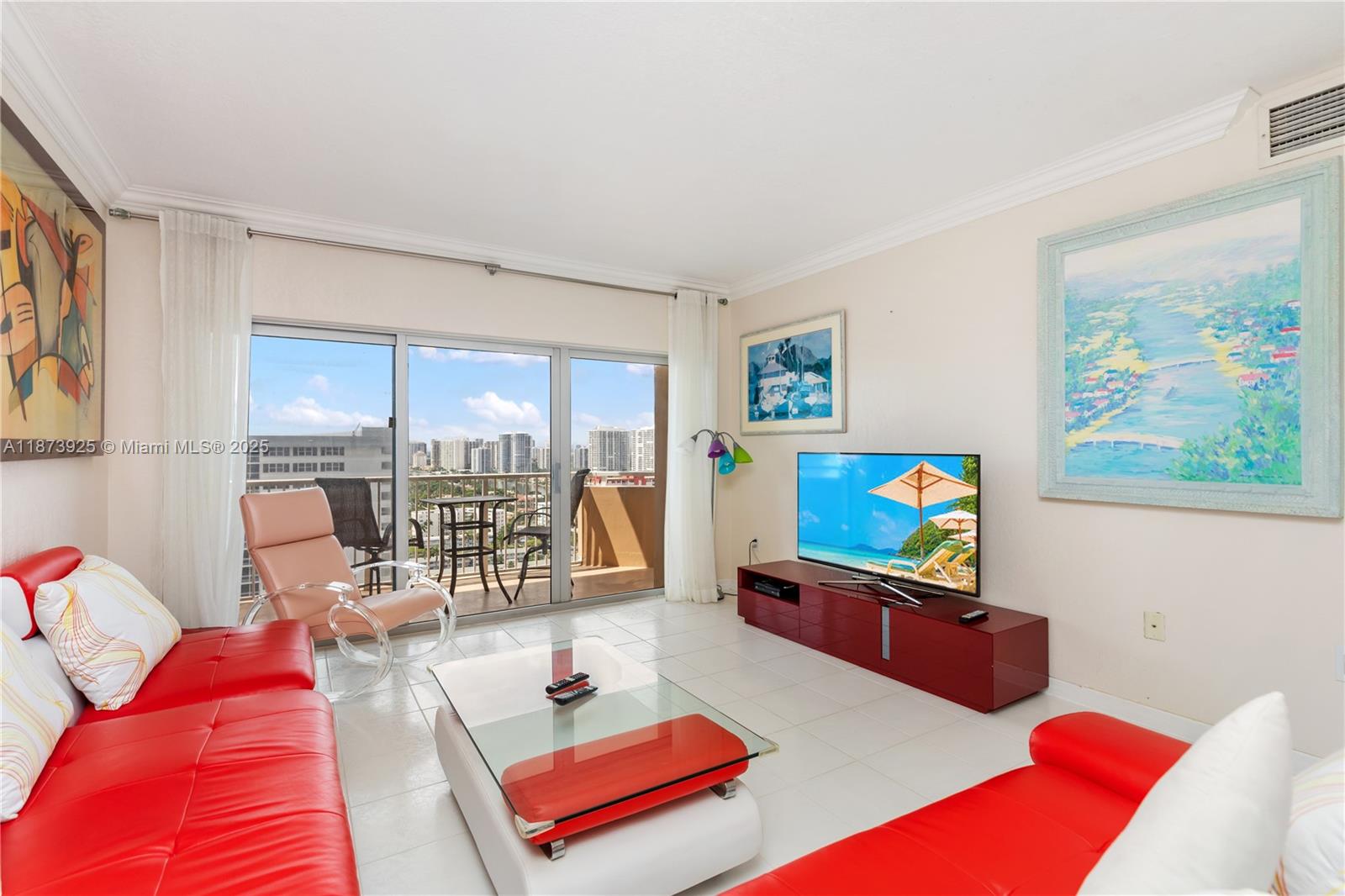 See details 22L 1 / 2 870 sq. ft. $ 2025-09-07 0 Photo