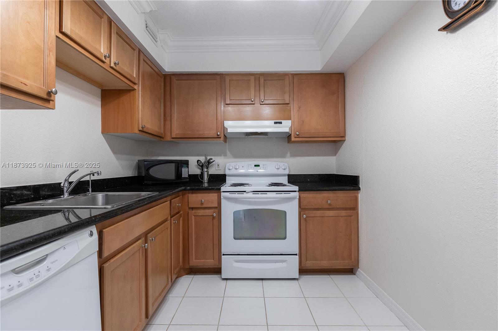 See details 22L 1 / 2 870 sq. ft. $ 2025-09-07 0 Photo