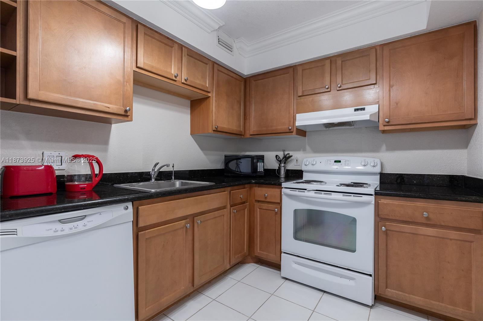 See details 22L 1 / 2 870 sq. ft. $ 2025-09-07 0 Photo