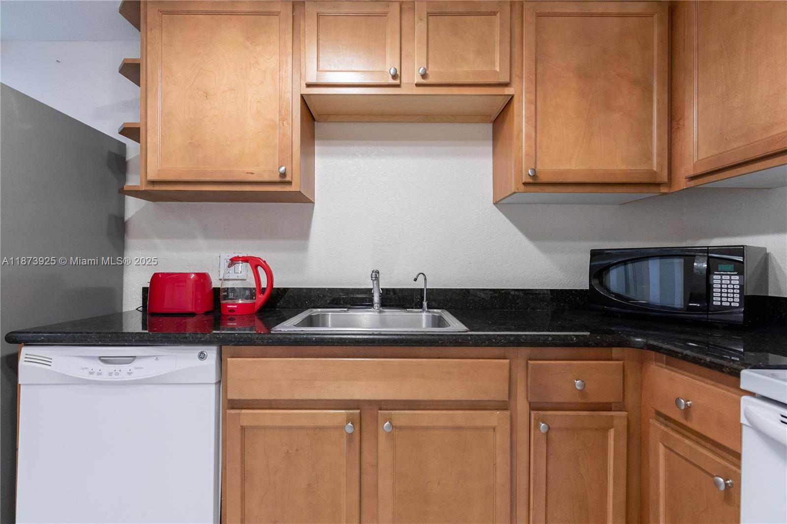 See details 22L 1 / 2 870 sq. ft. $ 2025-09-07 0 Photo