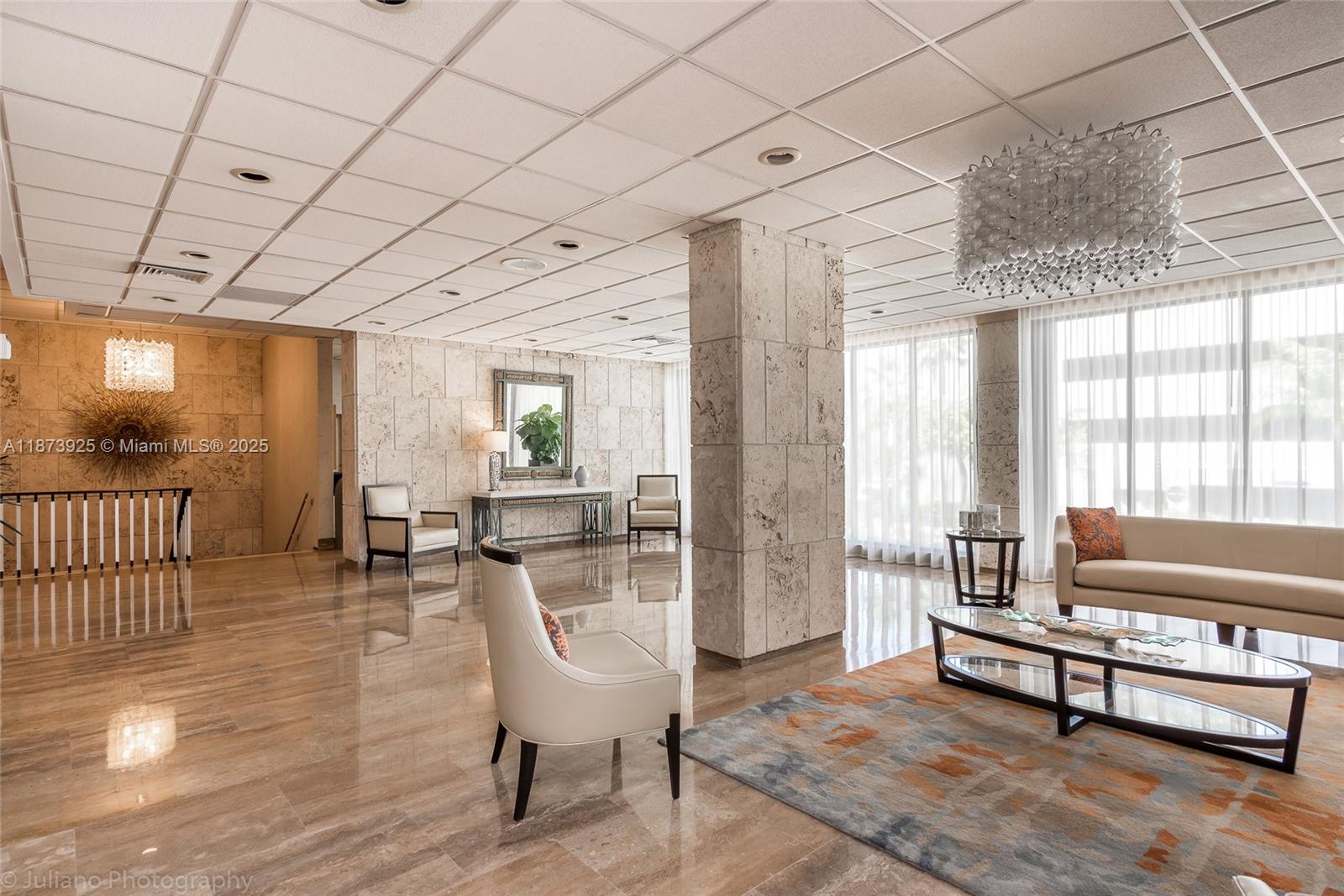 See details 22L 1 / 2 870 sq. ft. $ 2025-09-07 0 Photo