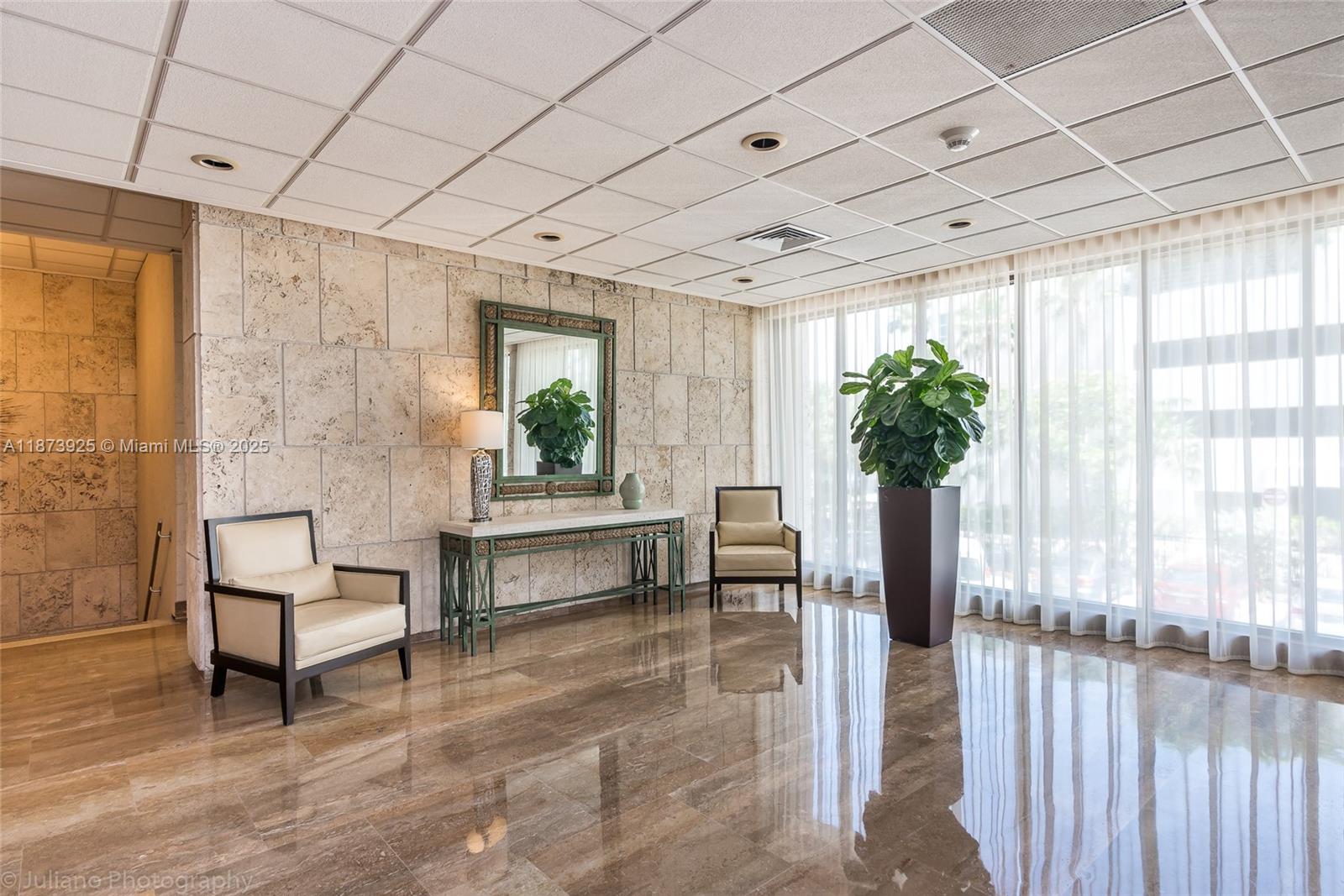 See details 22L 1 / 2 870 sq. ft. $ 2025-09-07 0 Photo