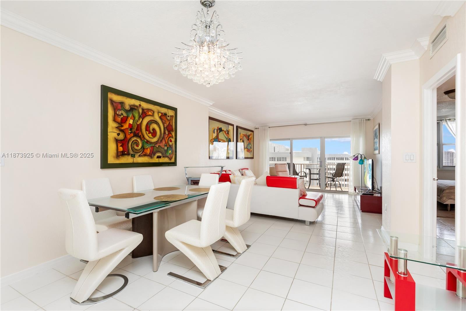 See details 22L 1 / 2 870 sq. ft. $ 2025-09-07 0 Photo