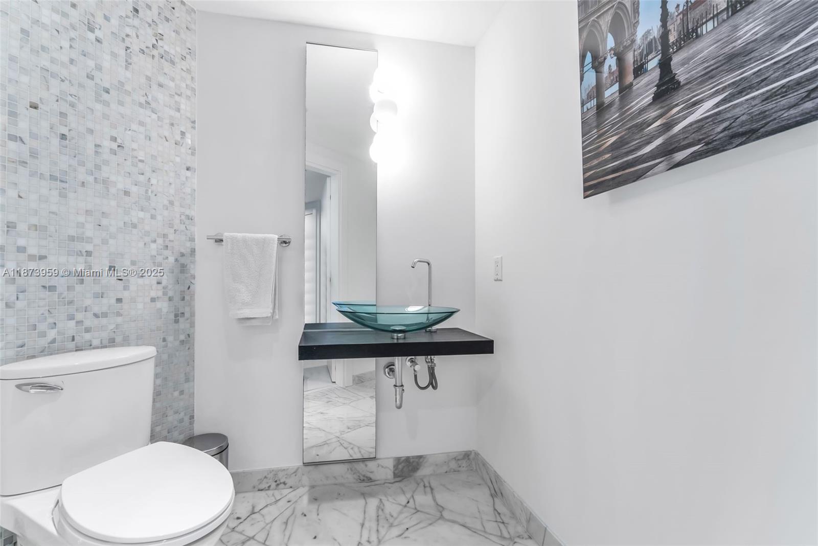 See details 3601 2 / 3 1539 sq. ft. $ 2025-09-07 0 Photo