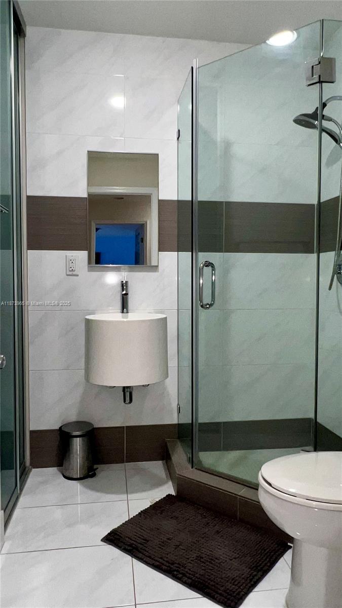 Photo of 3167 210th St  (3167), Aventura, Florida, 33180 - Master Bathroom