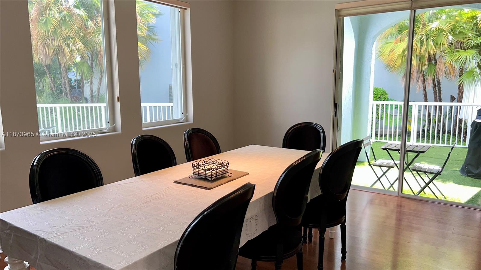 Photo of 3167 210th St (3167), Aventura, Florida, 33180 - Dining or Family Room