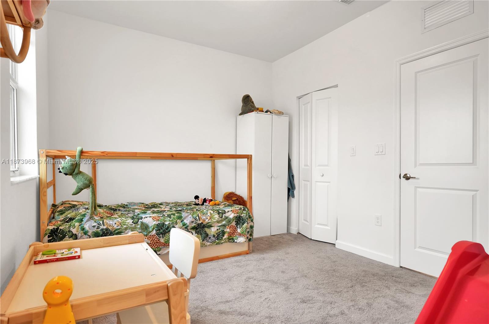 Ver detalles 16312 3 / 3 1328 sq. ft. $ 2025-09-07 0 foto