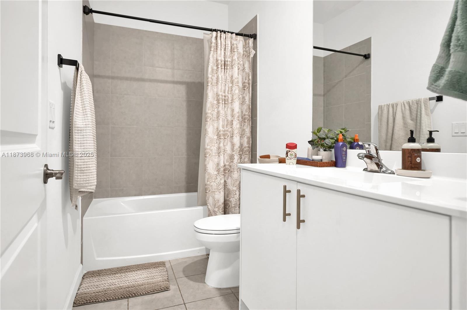 Ver detalles 16312 3 / 3 1328 sq. ft. $ 2025-09-07 0 foto