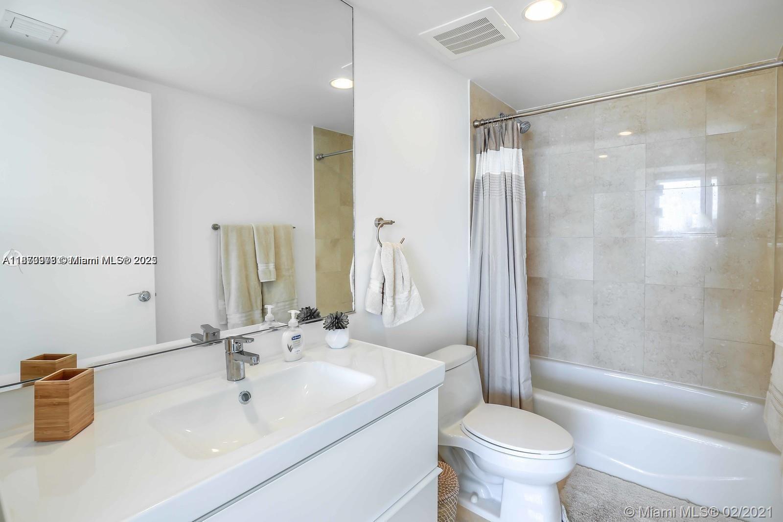 Ver detalles 3704 3 / 3 1675 sq. ft. $ 2025-09-07 0 foto