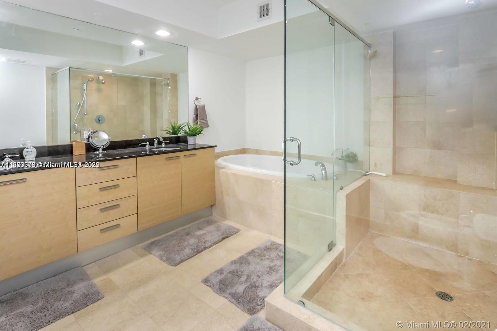 Ver detalles 3704 3 / 3 1675 sq. ft. $ 2025-09-07 0 foto