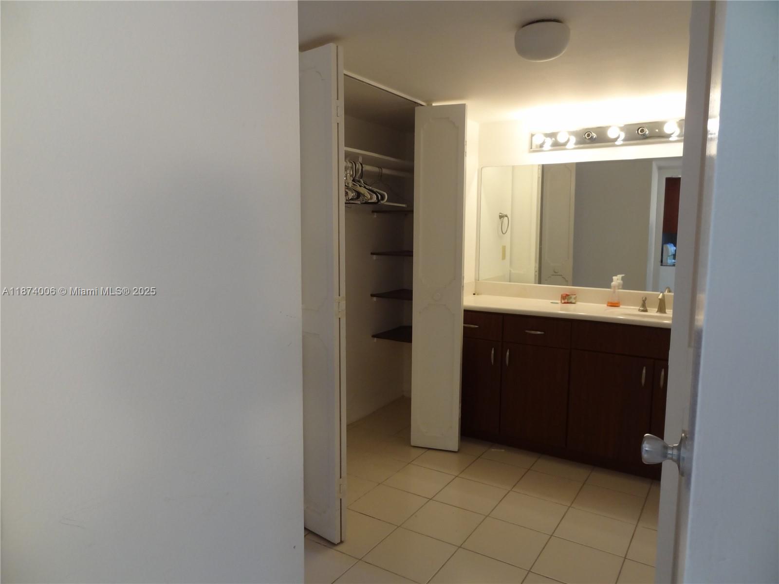 Photo of 3401 Country Club Dr  #EI506, Aventura, Florida, 33180 - 