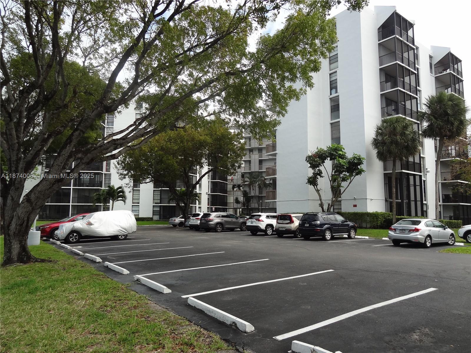 Photo of 3401 Country Club Dr  #EI506, Aventura, Florida, 33180 - 