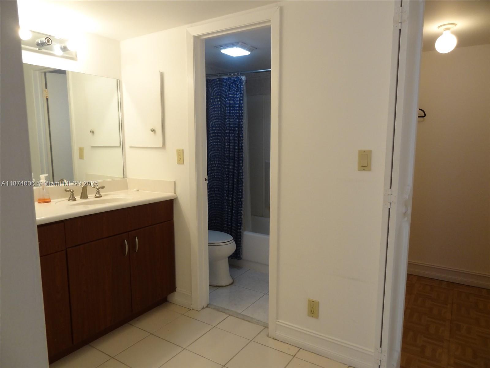Photo of 3401 Country Club Dr  #EI506, Aventura, Florida, 33180 - 