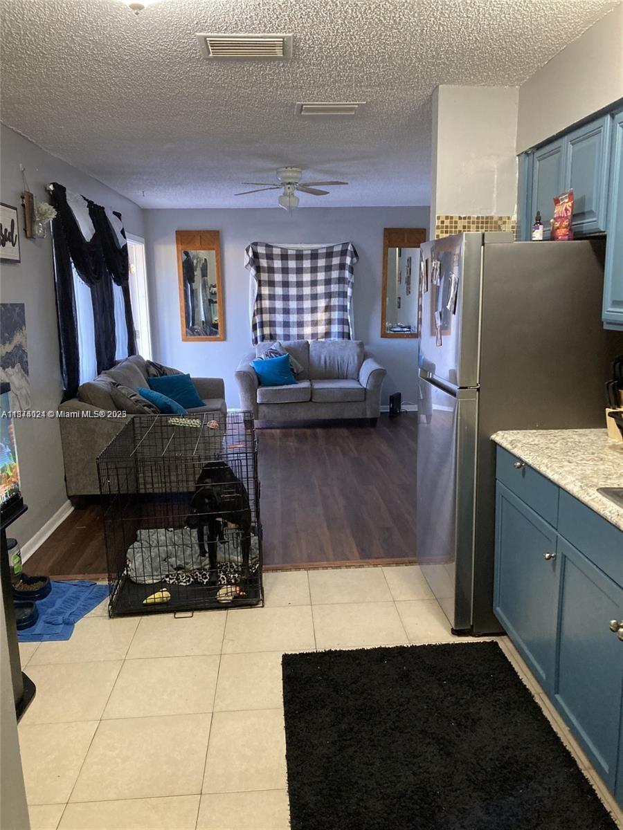 See details / 1674 sq. ft. $ 2025-09-07 0 Photo