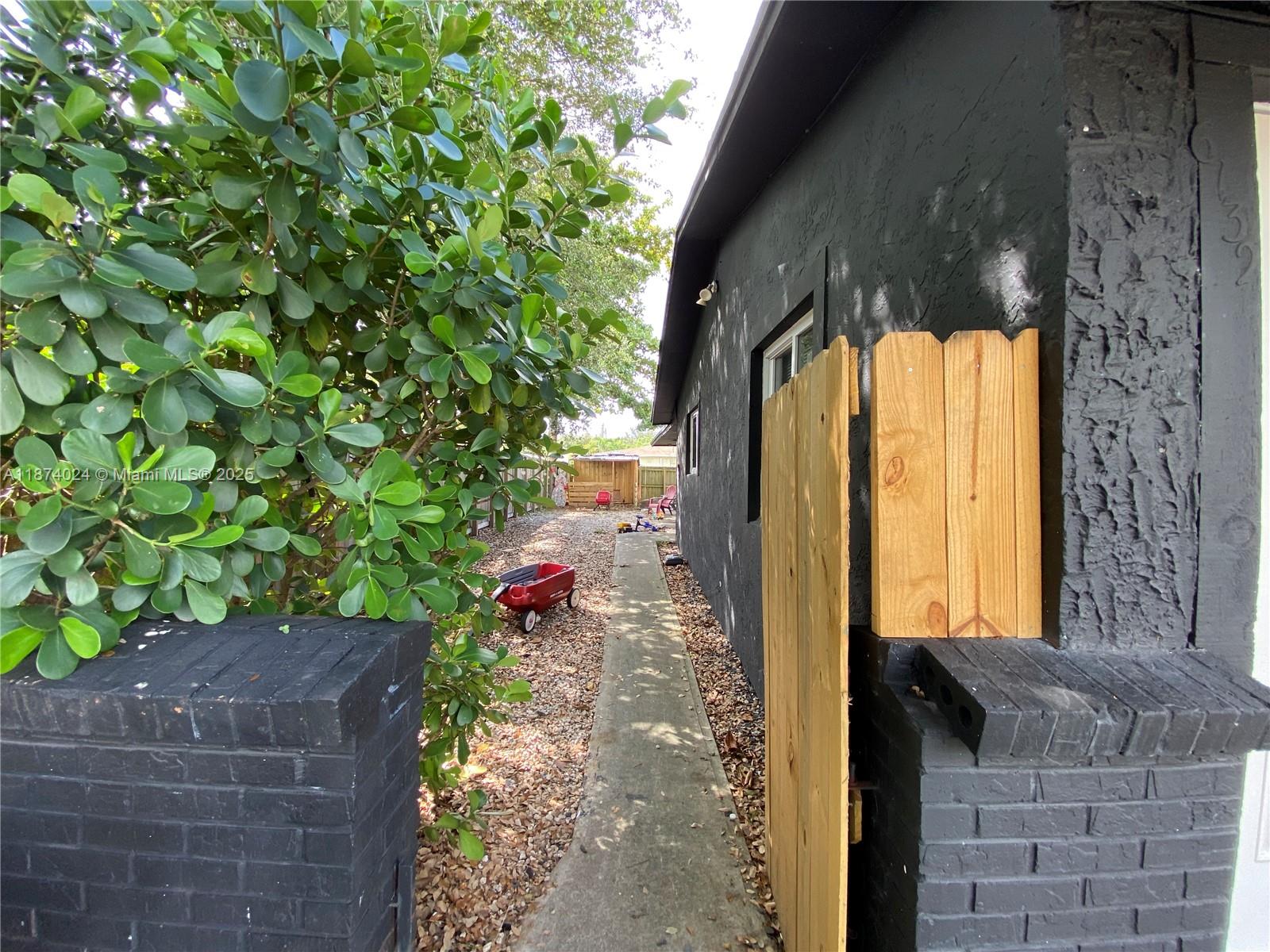 See details / 1674 sq. ft. $ 2025-09-07 0 Photo