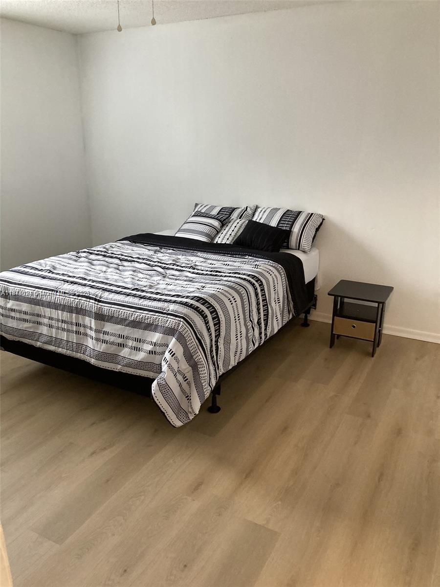 See details / 1674 sq. ft. $ 2025-09-07 0 Photo