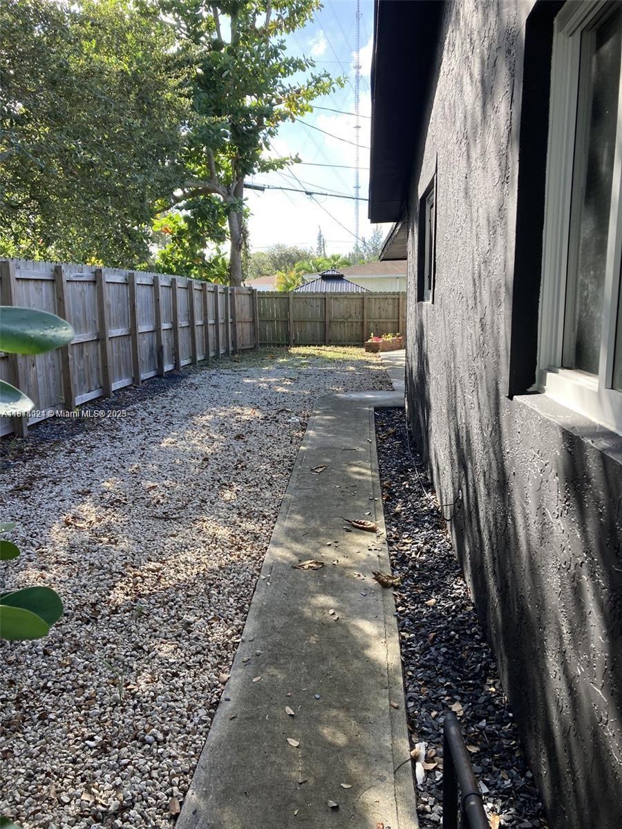 See details / 1674 sq. ft. $ 2025-09-07 0 Photo