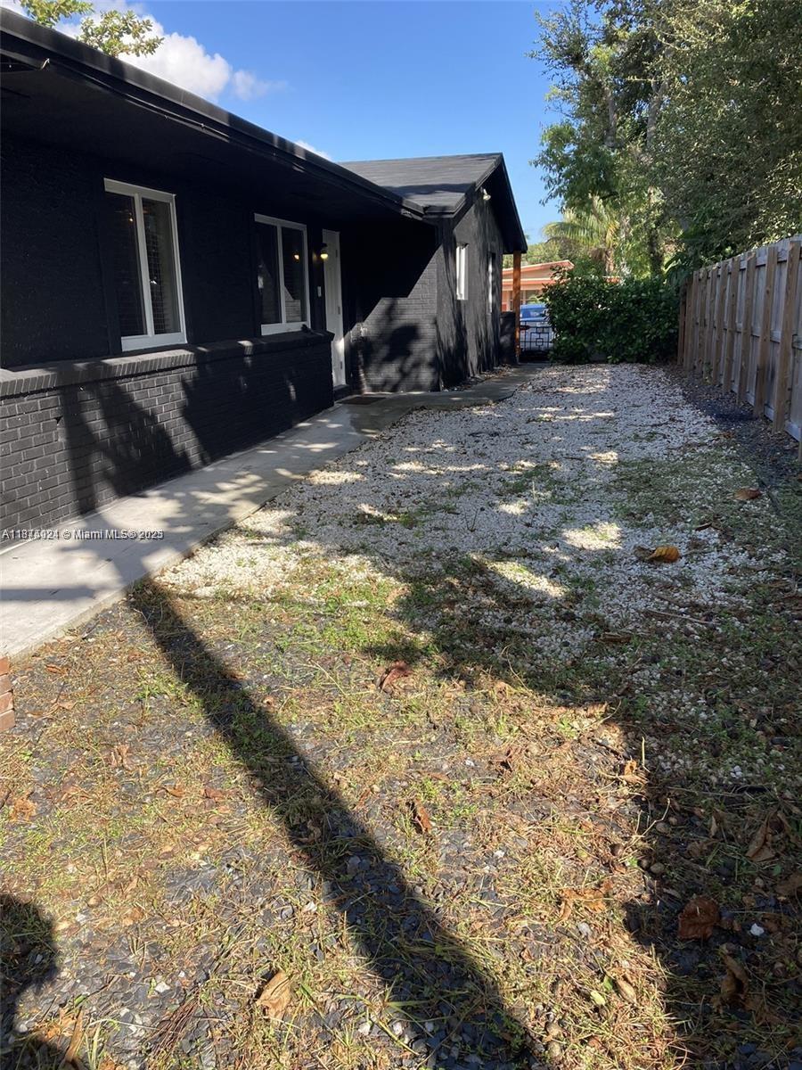 See details / 1674 sq. ft. $ 2025-09-07 0 Photo