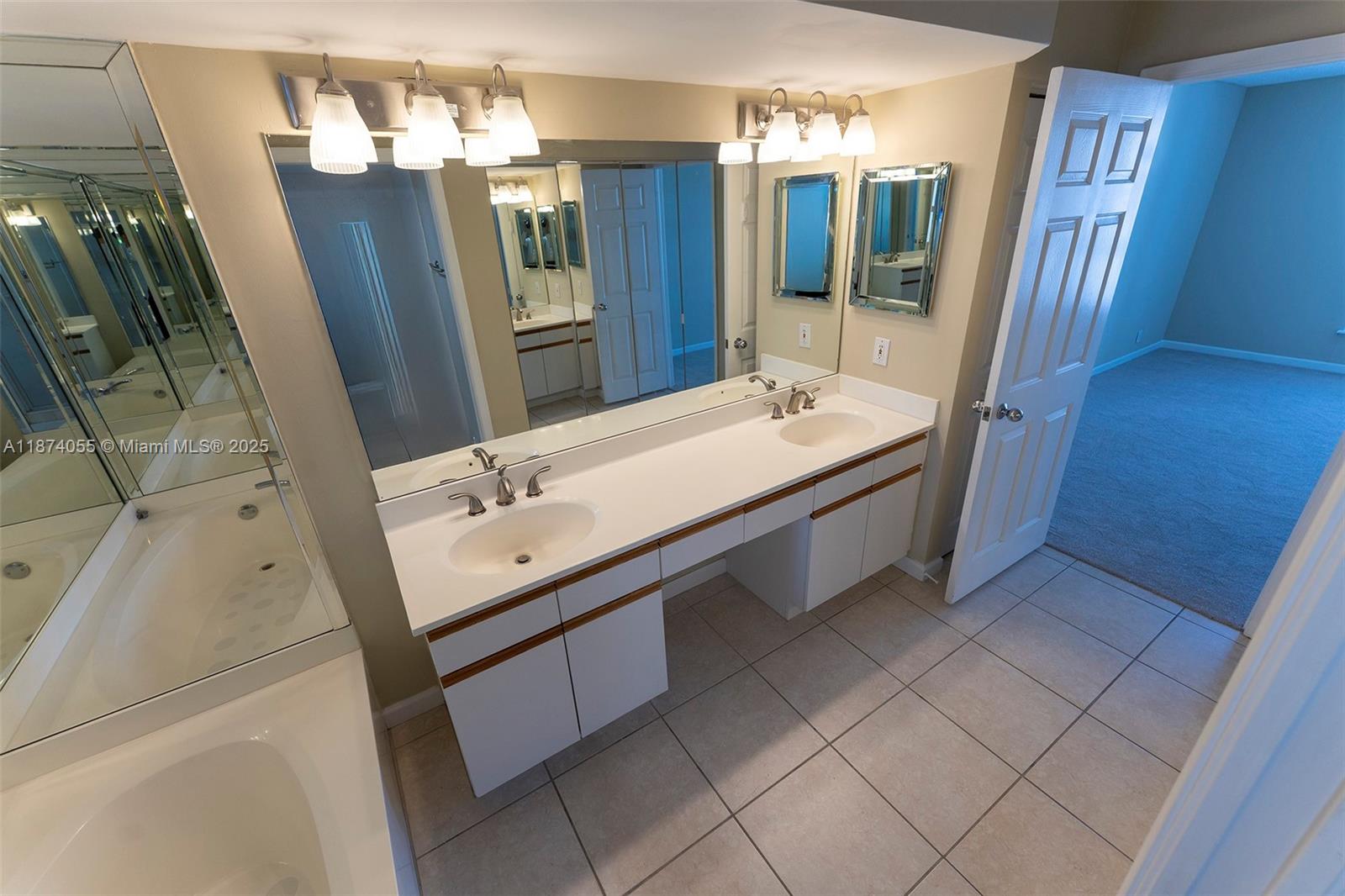 Photo of 3530 Mystic Pointe Dr  #2207, Aventura, Florida, 33180 - 