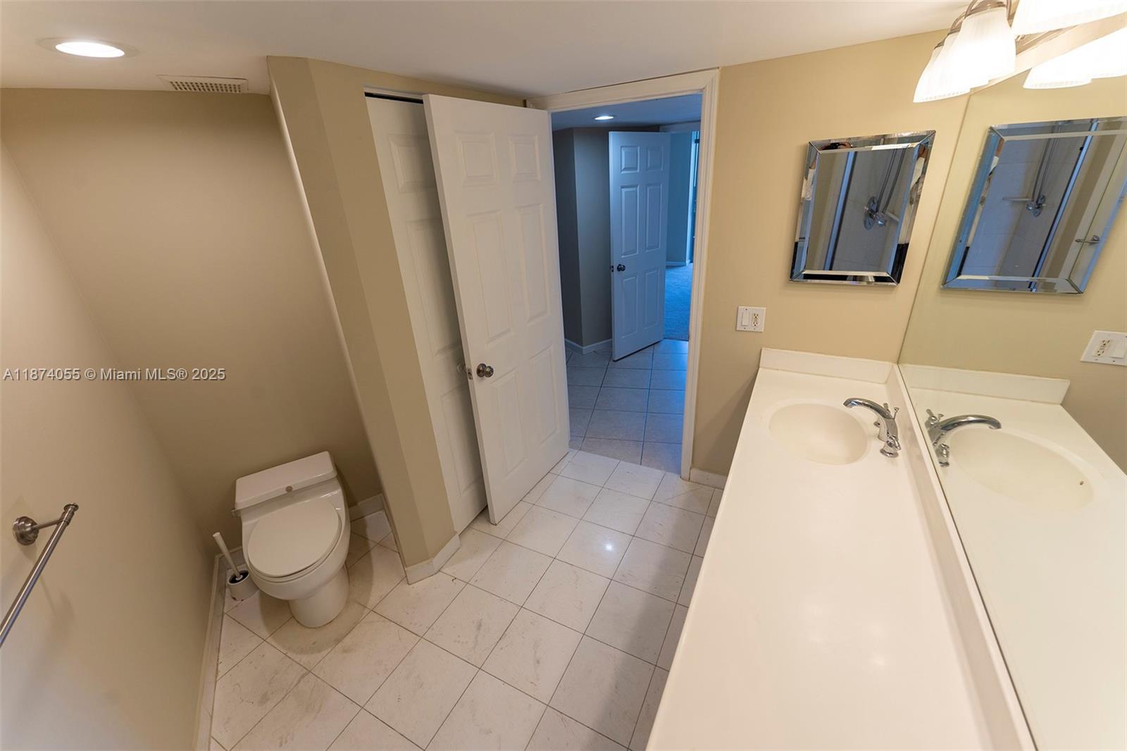 Photo of 3530 Mystic Pointe Dr  #2207, Aventura, Florida, 33180 - 