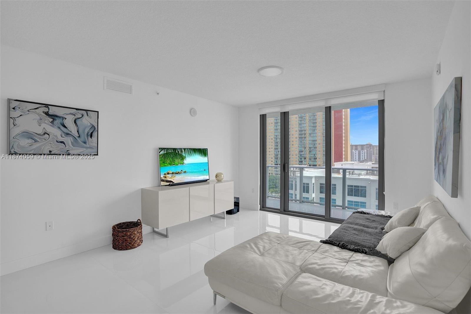 5-805 2 / 3 1541 sq. ft. $ 2025-09-07 0 Photo