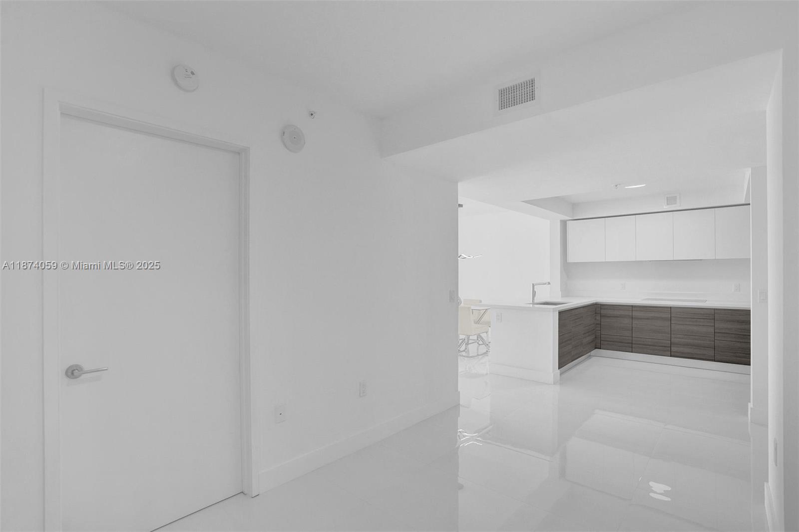5-805 2 / 3 1541 sq. ft. $ 2025-09-07 0 Photo