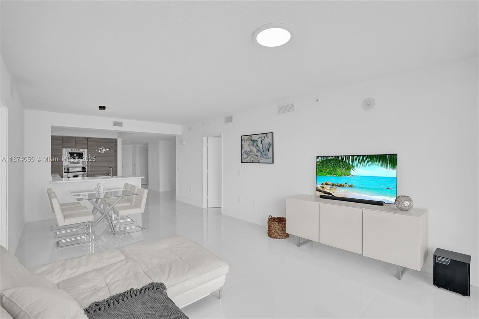5-805 2 / 3 1541 sq. ft. $ 2025-09-07 0 Photo