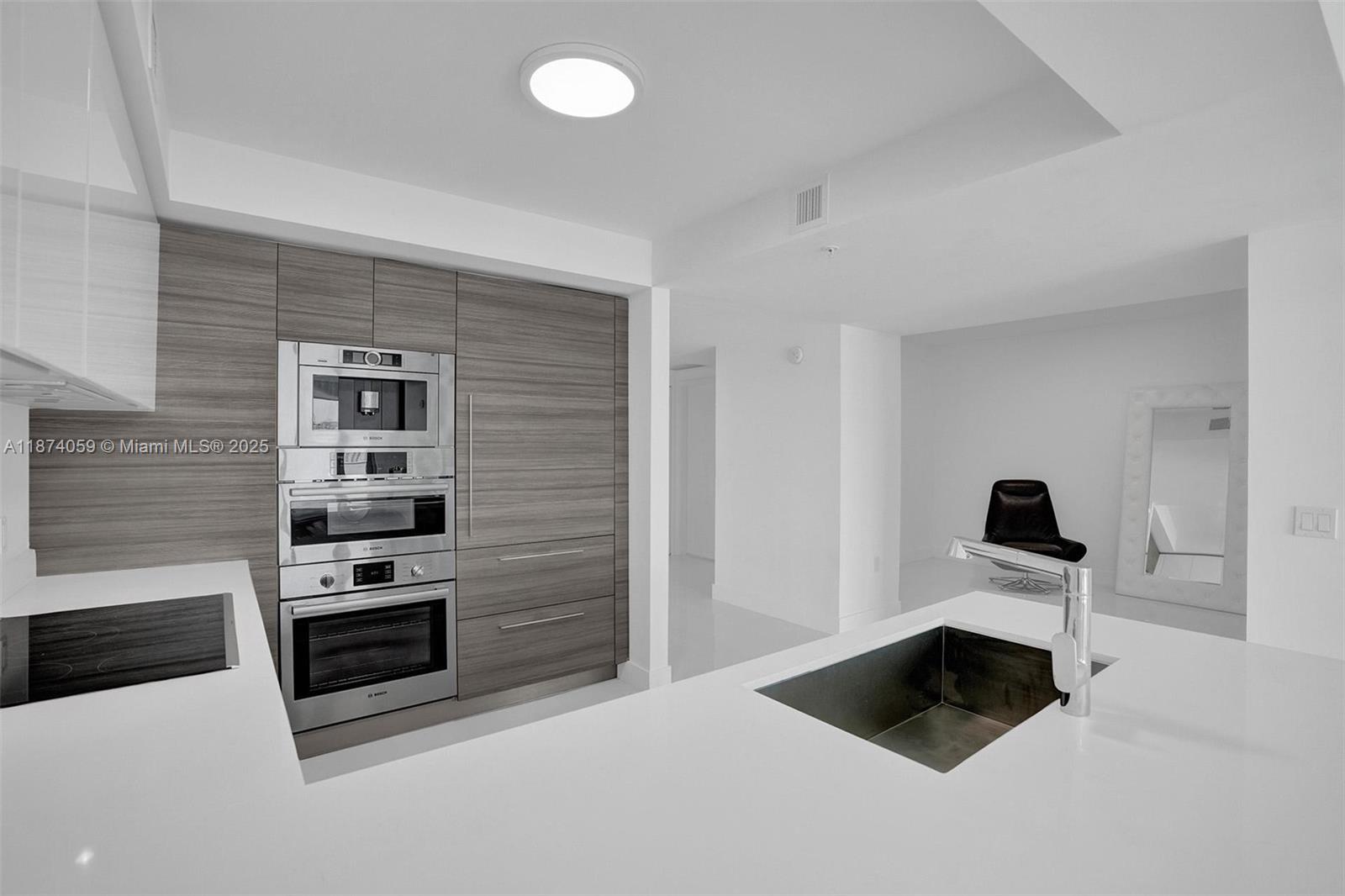 5-805 2 / 3 1541 sq. ft. $ 2025-09-07 0 Photo