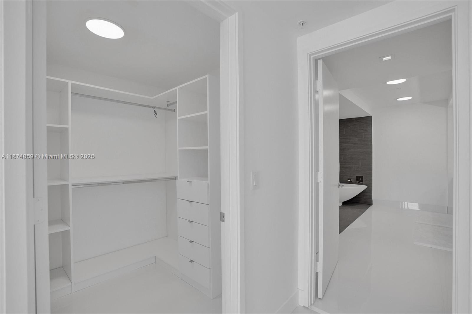 5-805 2 / 3 1541 sq. ft. $ 2025-09-07 0 Photo