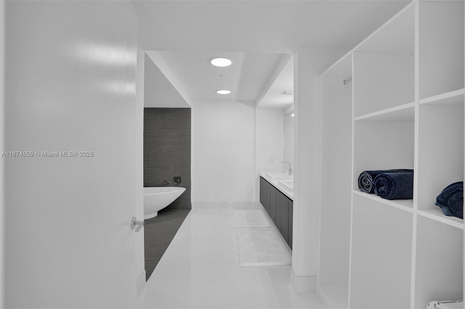 5-805 2 / 3 1541 sq. ft. $ 2025-09-07 0 Photo