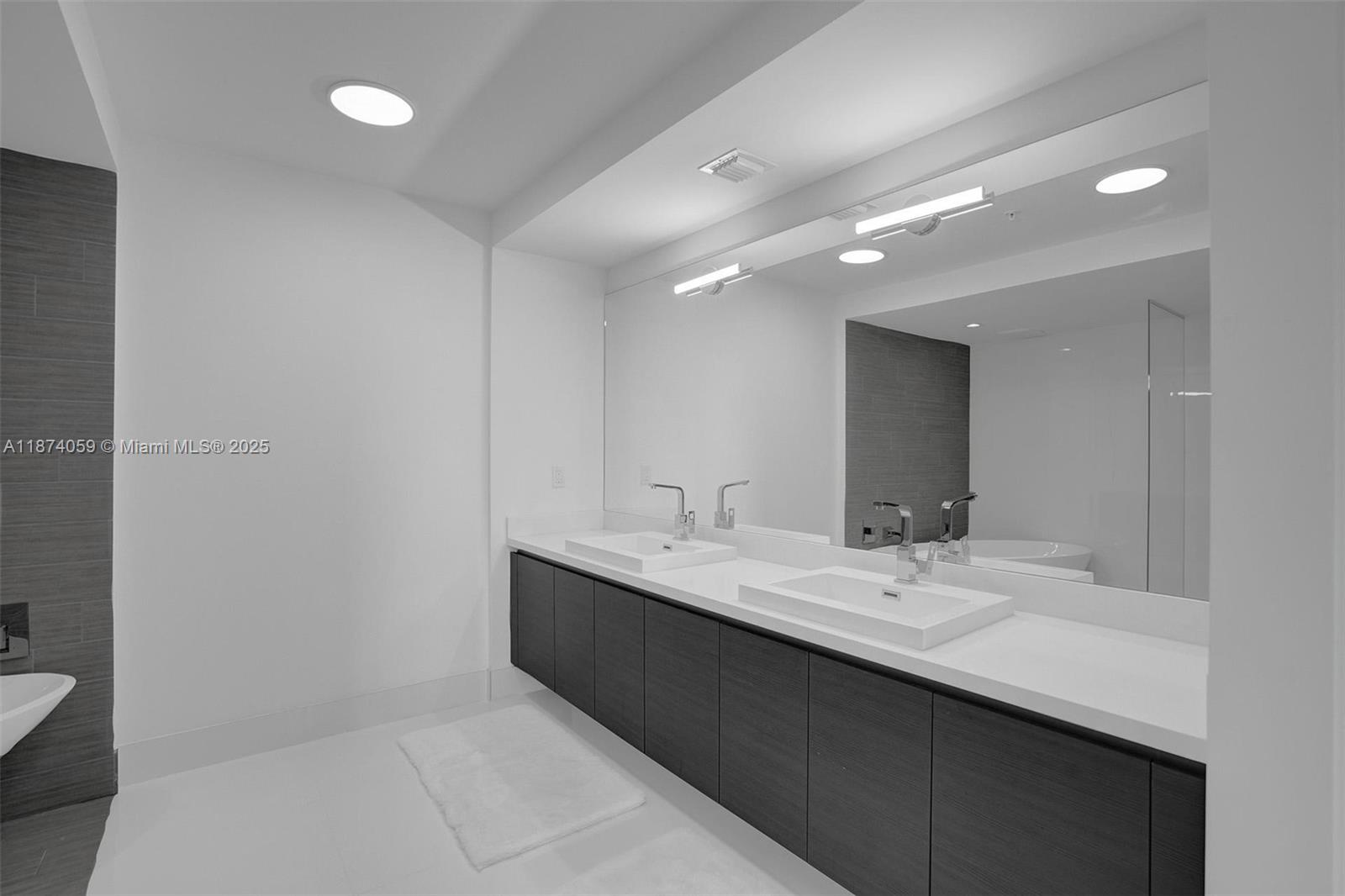 5-805 2 / 3 1541 sq. ft. $ 2025-09-07 0 Photo