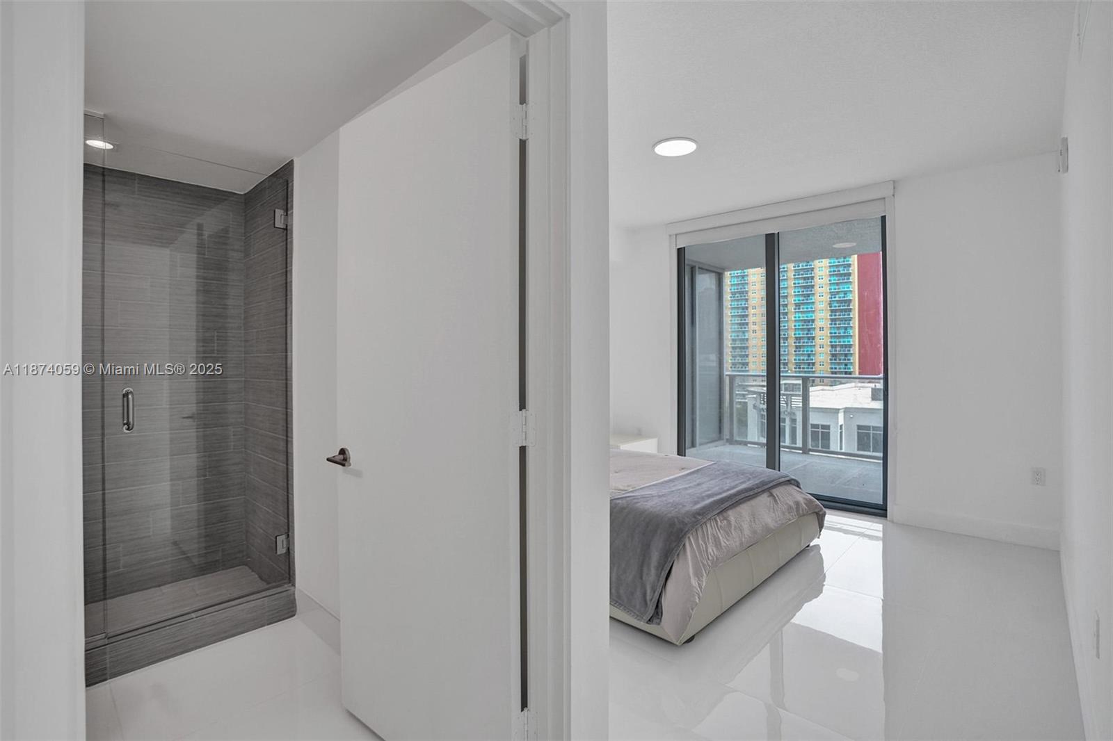 5-805 2 / 3 1541 sq. ft. $ 2025-09-07 0 Photo