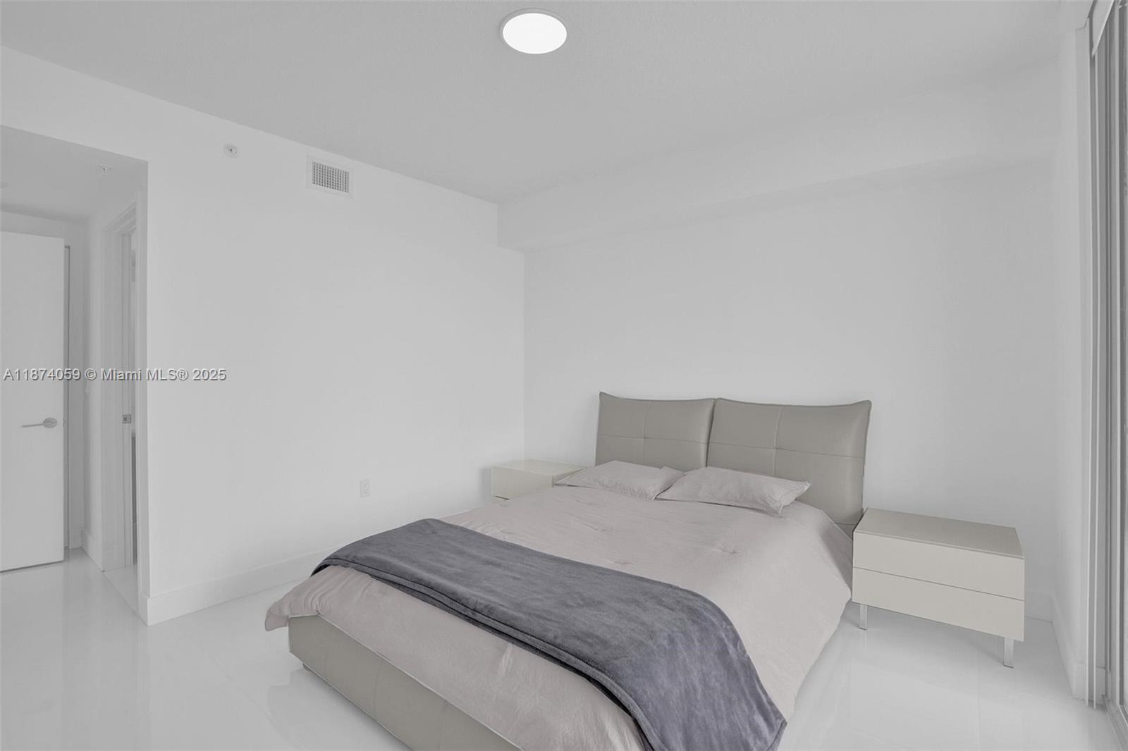 5-805 2 / 3 1541 sq. ft. $ 2025-09-07 0 Photo