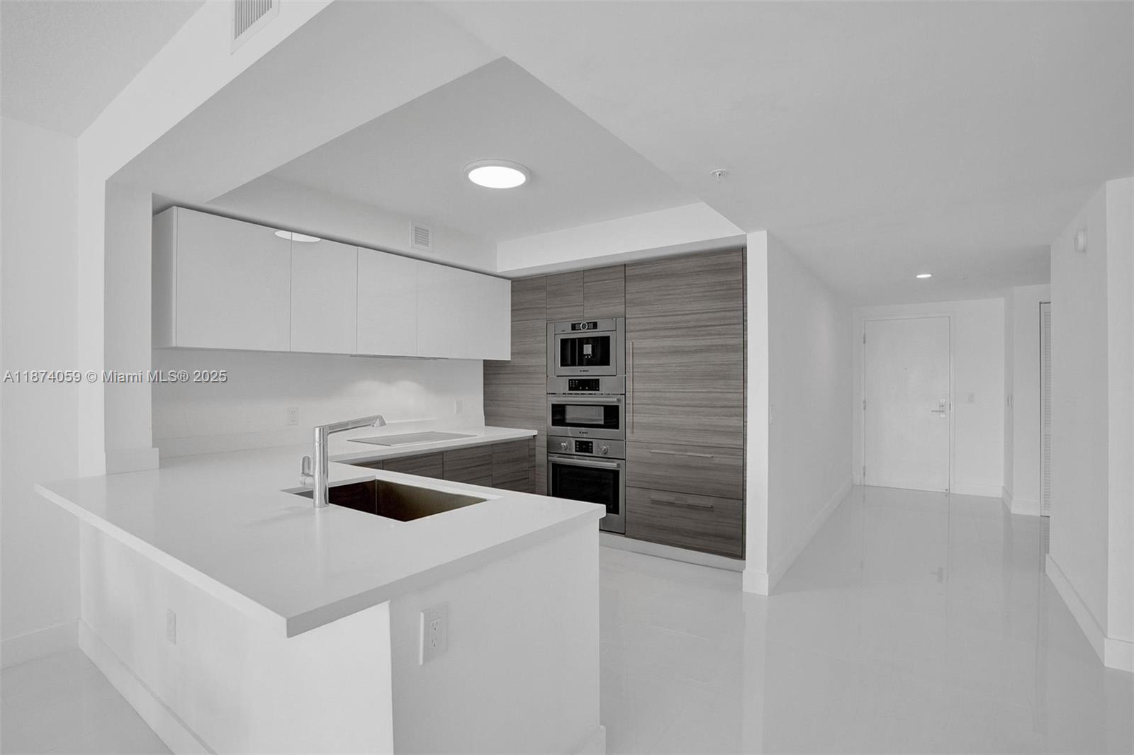 5-805 2 / 3 1541 sq. ft. $ 2025-09-07 0 Photo