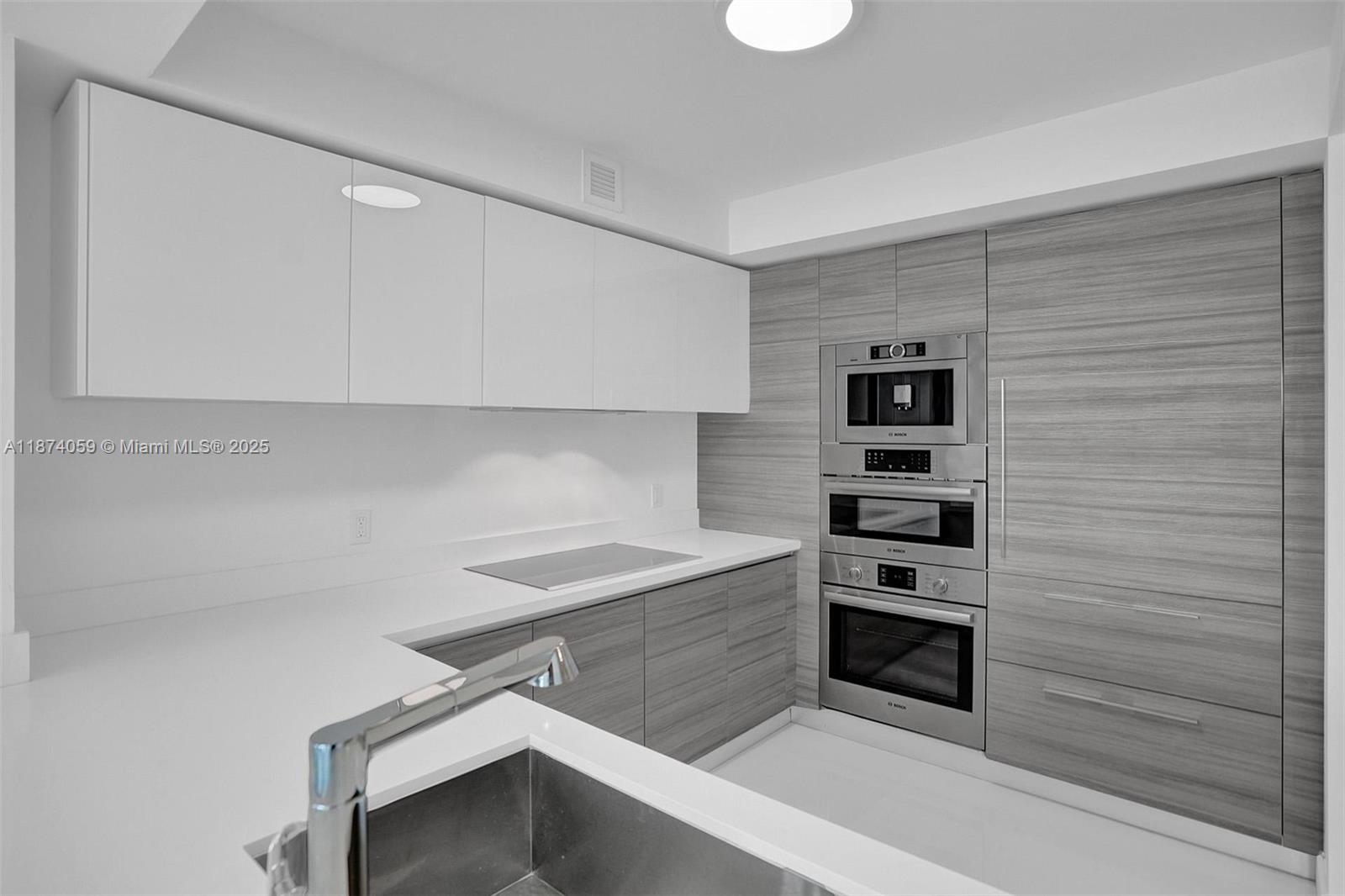 5-805 2 / 3 1541 sq. ft. $ 2025-09-07 0 Photo