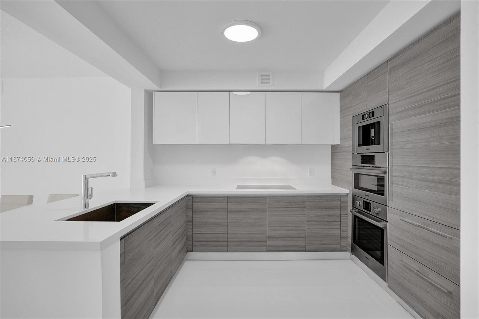 5-805 2 / 3 1541 sq. ft. $ 2025-09-07 0 Photo