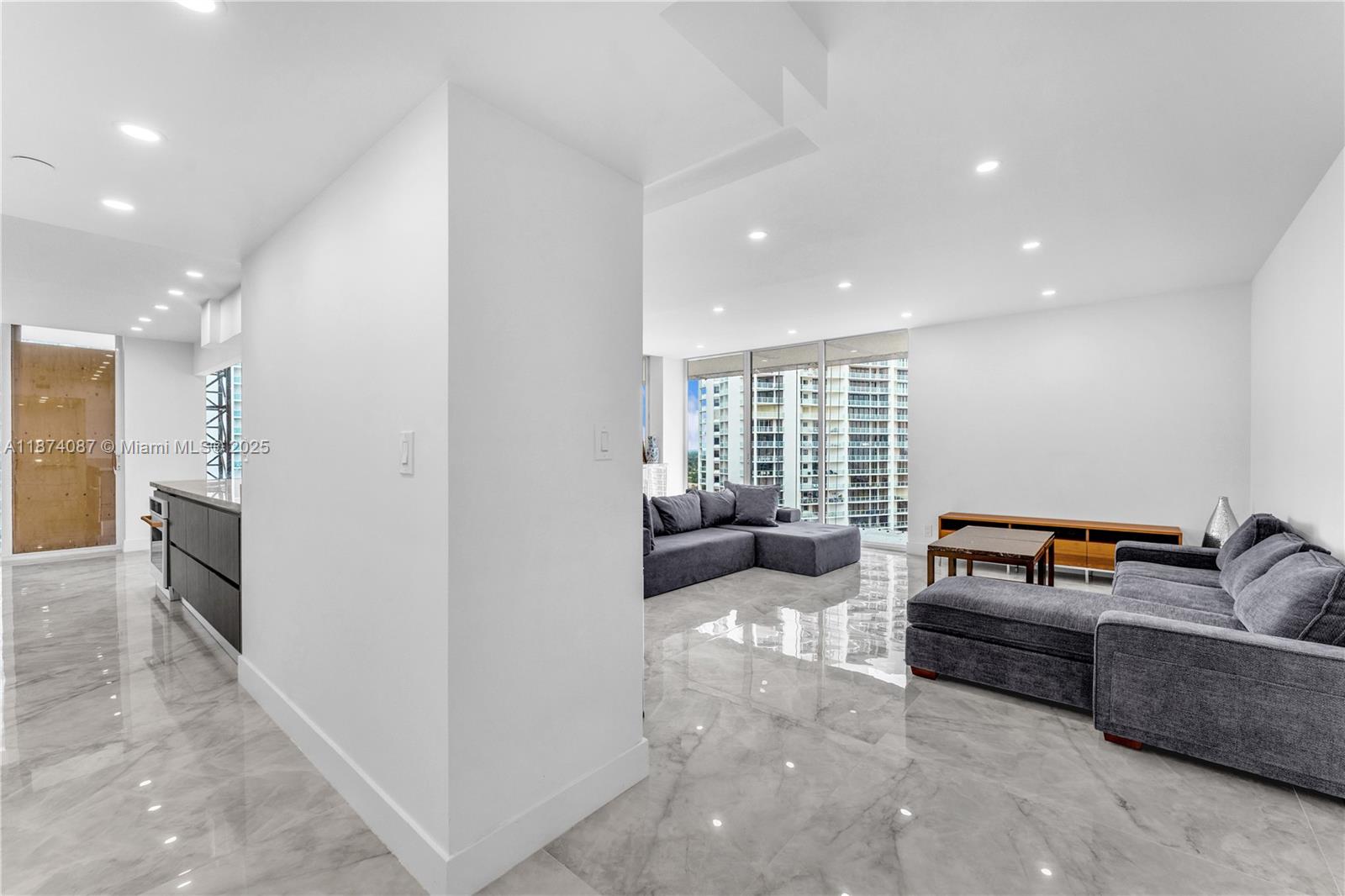 Photo of 19355 Turnberry Way  #14D, Aventura, Florida, 33180 - 
