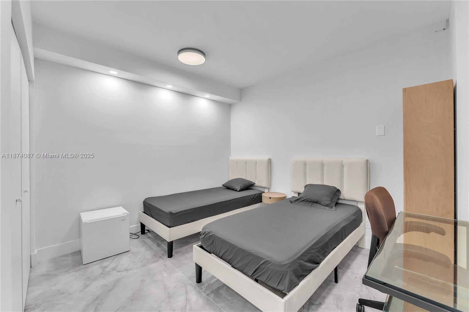 Photo of 19355 Turnberry Way  #14D, Aventura, Florida, 33180 - 