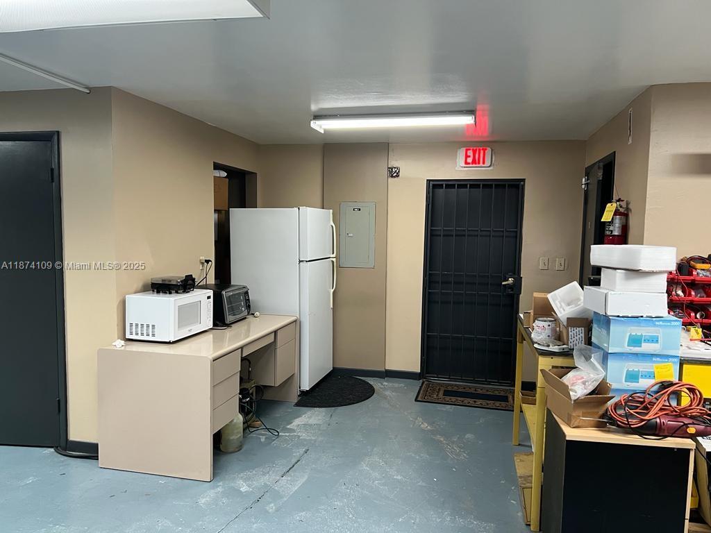 See details 35H / sq. ft. $ 2025-09-08 0 Photo