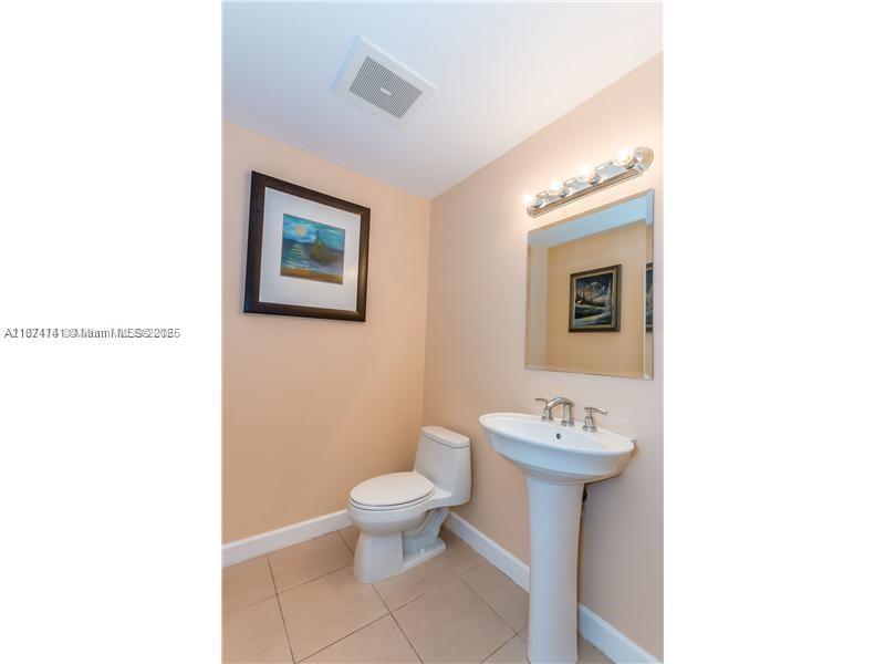 Photo of 1945 Ocean Dr  #603, Hallandale Beach, Florida, 33009 - 