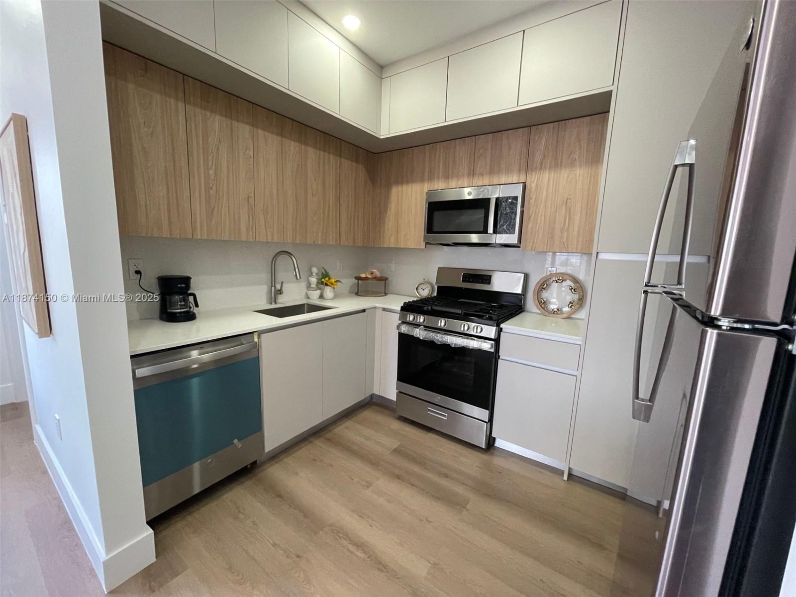 Ver detalles / sq. ft. $ 2025-09-08 0 foto