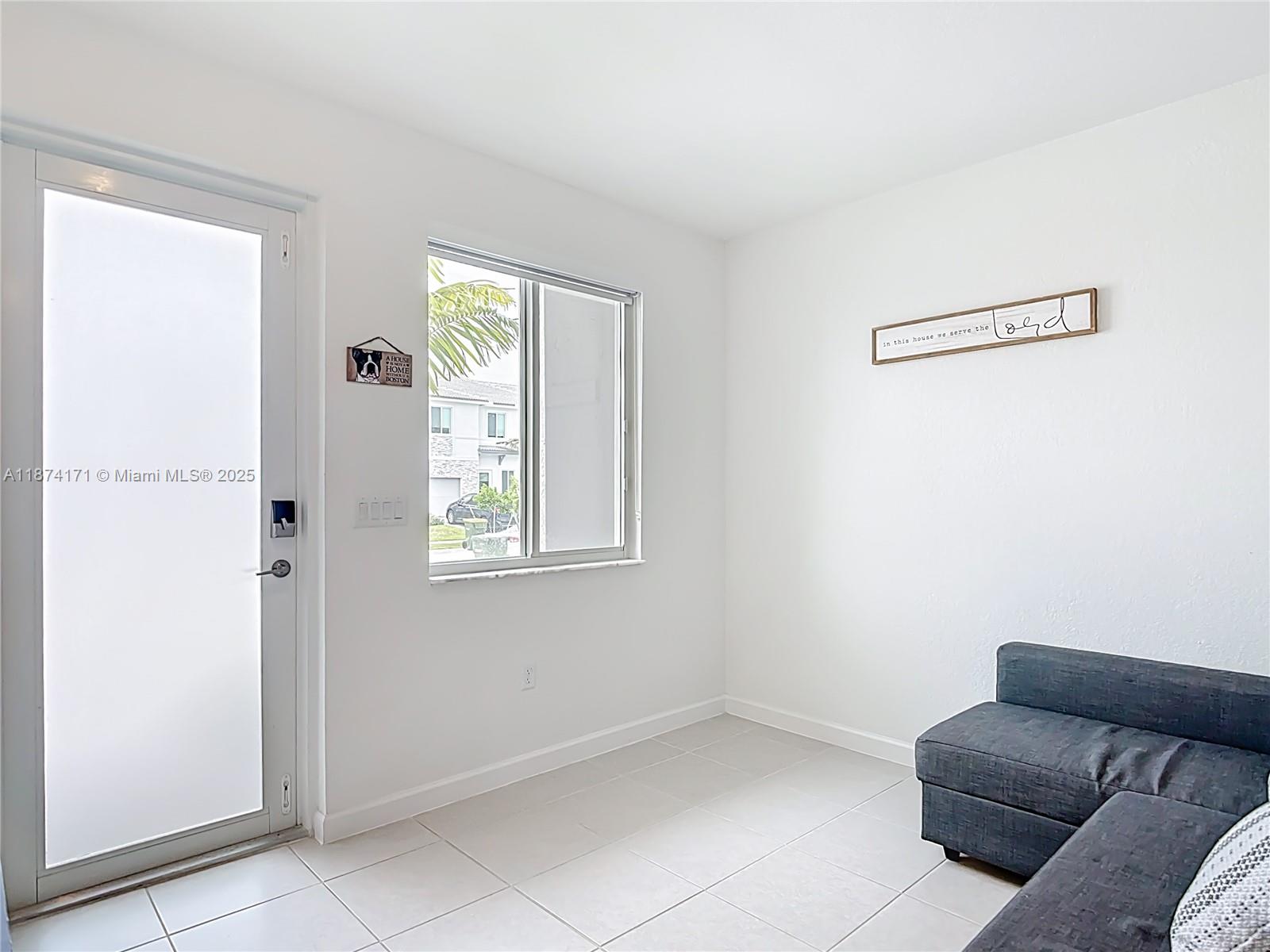 See details 716 3 / 3 1642 sq. ft. $ 2026-02-12 0 Photo