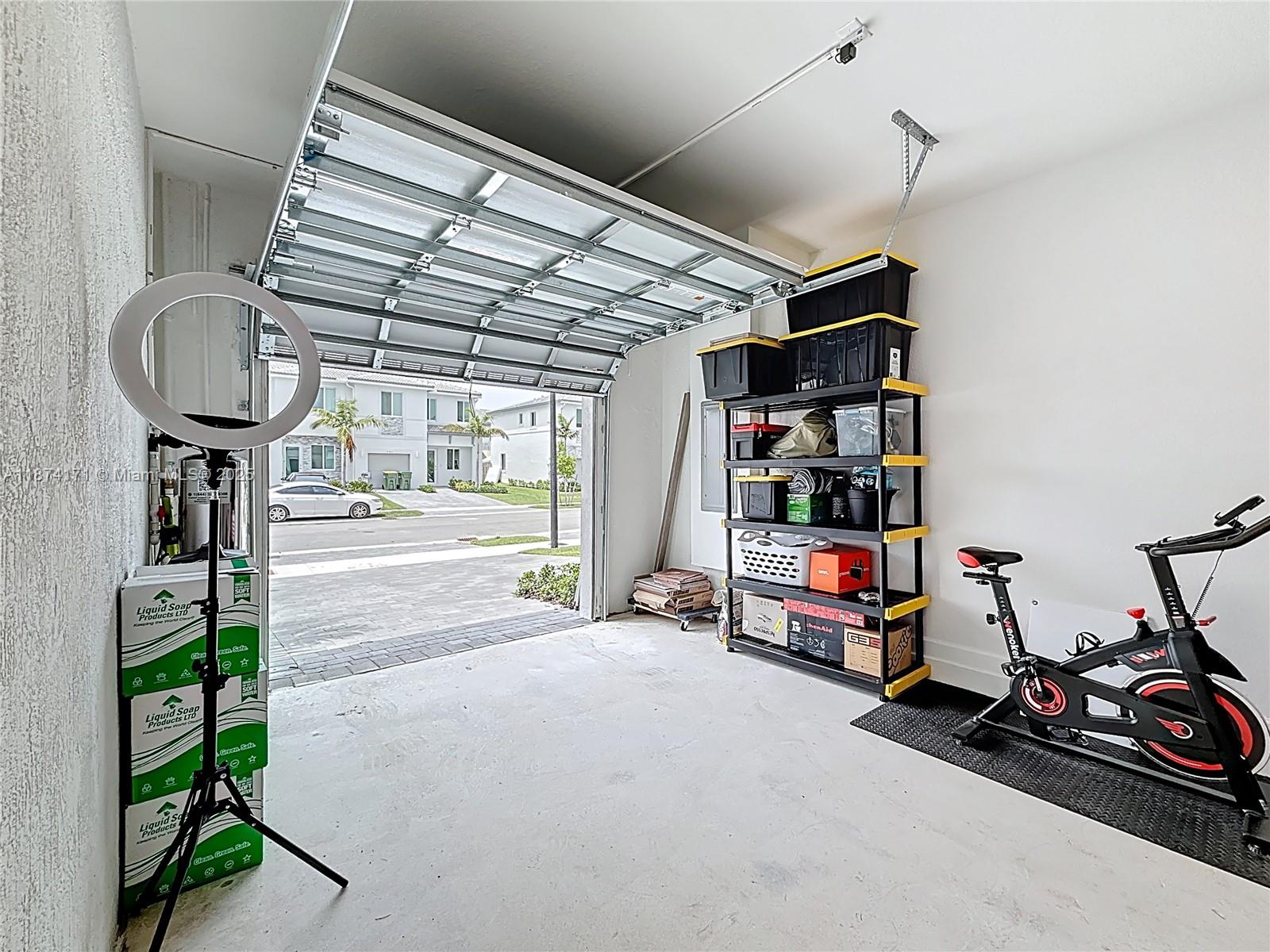 See details 716 3 / 3 1642 sq. ft. $ 2026-02-12 0 Photo