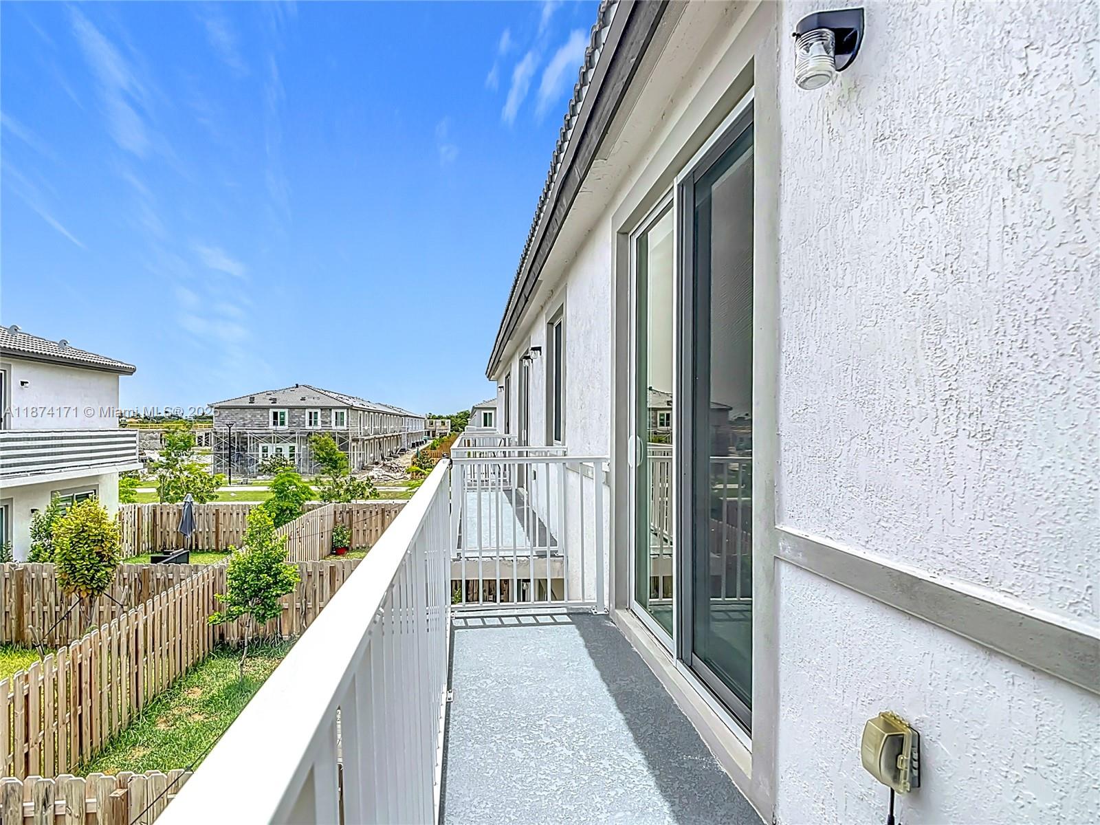 See details 716 3 / 3 1642 sq. ft. $ 2026-02-12 0 Photo