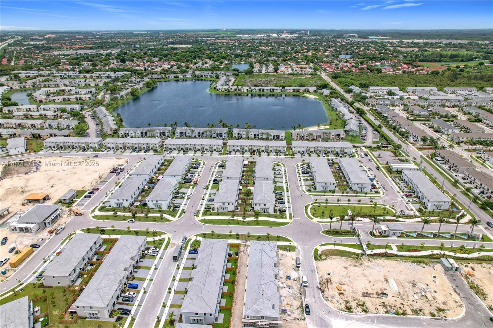 See details 716 3 / 3 1642 sq. ft. $ 2026-02-12 0 Photo