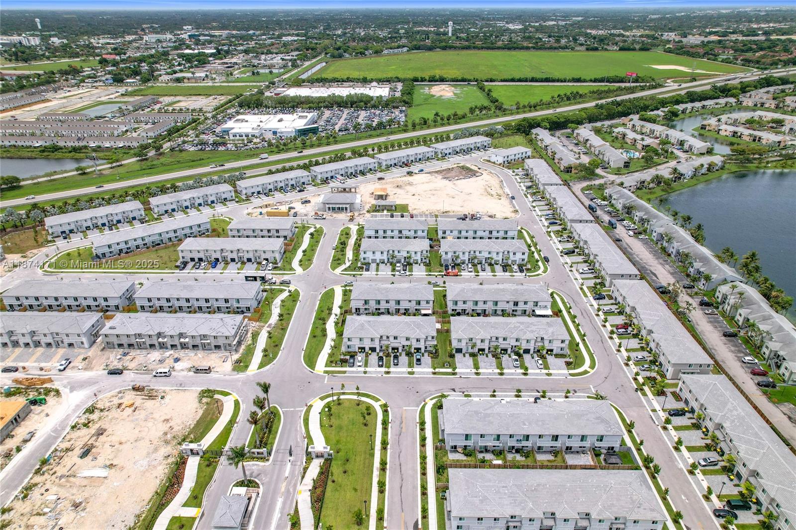 See details 716 3 / 3 1642 sq. ft. $ 2026-02-12 0 Photo