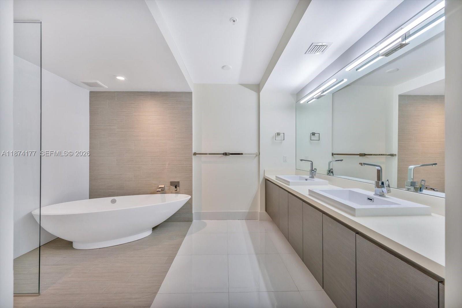 4-803 2 / 3 1524 sq. ft. $ 2026-04-23 0 Photo